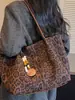 Bolsa tote estilosa com estampa de leopardo para mulheres, nova coleção 2026, bolsa de ombro de grande capacidade para o dia a dia, bolsa de mão de moda estilo coreano, acessório da moda