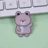 Broche de Urso de Desenho Animado Fofo em Acrílico Acessórios para Mochila de Estudante Patch de Presente Emblema Moderno