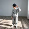 Conjunto de Moletom Outono para Meninos 2026 Novo Conjunto Esportivo Duas Peças Infantil Estilo Streetwear Cool Marca Tendência