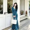 Elegante vestido longo de manga comprida com decote em V estilo francês para mulheres, nova coleção de primavera, acinturado, emagrecedor e que realça a silhueta, estilo sereia