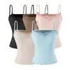 Conjunto de tres piezas de punto de deseo puro estilo coreano: top de tirantes de encaje, falda midi de cintura alta que se ajusta a la figura y cárdigan fino de manga larga