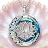 Collar de Loto Hueco de Nuevo Estilo Transfronterizo para Mujer, Diseño de Nicho de Lujo Ligero, Cadena Elegante Retro de Loto de Siete Colores para Clavícula