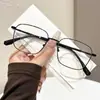 Gafas de Metal de Alta Gama Versátiles para Hombre y Mujer para Iluminar el Rostro Desnudo Montura Cuadrada Gafas de Sol Planas Anti-Luz Azul