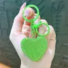 Chaveiro Coração Cheio de Diamantes Vazado Criativo Diamante Amor Chaveiro de Carro Portátil Pingente de Bolsa para Estojo de Fone de Ouvido