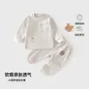 Conjunto de Roupa para Bebê Menino Primavera e Outono, Bebê Desenho Animado Falso Duas Peças Camiseta Listrada e Calça Casual Conjunto de Duas Peças para Passeios, Classe A