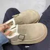 Botas de Neve Grossas com Veludo Femininas 2026 Estilo Quente de Inverno Sapatos Birkenstock Fáceis de Calçar Versáteis Quentes Aumentadores de Altura Sapatos de Algodão