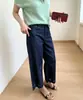 Jeans Feminino 'Tencel Linho' com Caimento Relaxado, Renda Vazada, Design Reto Amplo Drapeado