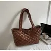 Bolso de Gran Capacidad Casual para Viajes Diarios para Mujer Nuevo Estilo 2025 Rombo Moda Versátil Bolso de Hombro Debajo del Brazo Bolso de Mano