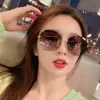 Gafas de Sol de Marco Grande para Mujer, Protección Solar y Protección UV, Nuevo Estilo Trendy 2026, Efecto Adelgazante para Caras Grandes, Gafas de Sol de Gama Alta al por Mayor
