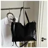Bolsa de Mano con Borlas al por Mayor para Nicho, Bolso de Mano para Mujer 2026 Verano Nuevo Color Sólido Bolso de Hombro de Lujo Ligero Bolso Versátil para el Hombro