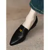 Encontro de Moda Temporada 2026 Primavera Mocassins Femininos Slip-On Salto Baixo Emagrecedor Bico Fino Salto Bloco Sapatos Únicos