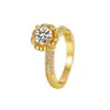 R0444 Anillo de Zirconia con Garras Cuatro Chapado en Cobre Francés Oro Real para Mujer Moda Commuter Simple Estilo Versátil Anillo de Dedo para Pareja