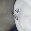 Unha de osso de ouvido asa de anjo com microincrustação e perfuração completa aço titânio Joker nicho parafuso de asa com strass (Haste universal de 0,8 mm)