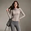 Conjunto de Yoga de Bloques de Color de Alta Gama con Cárdigan de Cremallera de Cuello Alto y Conjunto de Pantalones de Yoga Ajustados de Cintura Alta con Sensación de Piel Nude