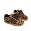 Otoño 2026 Nuevos Zapatos Casuales de Algodón de Doble Capa para Niños Moda Tendencia Versátil Estampado de Leopardo Más Terciopelo Niños y Niñas Zapatos de Entrenamiento Alemanes