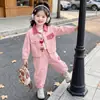 Conjunto de dos piezas de moda primavera y otoño 2026 para niñas con estilo, con atuendo de muñeca 3D estilo coreano para niñas pequeñas con estilo.