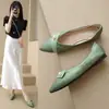 Zapatos Planos de Punta Fina para Mujer, Estilo Francés Versátil, Nuevos para Primavera/Verano 2026, con Decoración de Perlas, para Comercio Transfronterizo