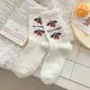 Calcetines Blancos para Mujer Invierno Terciopelo Australiano Engrosados Cálidos Versión Coreana Lindos Dibujos Animados Perrito Calcetines de Media Pantorrilla Calcetines para Dormir Venta al por Mayor