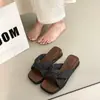 Sandalias de cuña con plataforma gruesa para mujer, para uso exterior en verano, nuevo estilo francés 2026, impresionantes chanclas de playa para el mar que no cansan los pies