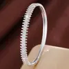 Pulsera de Hebilla Geométrica con Forma de Bala de Estilo Nuevo Europeo y Americano, Pulsera Elegante con Circonitas Completas Electrochapada, Exclusivamente para Ventas Transfronterizas, Directamente del Fabricante