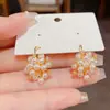Brincos Únicos de Design de Moda com Buquê de Pérolas e Fechos Elásticos, Femininos, Simples, Luxo Leve, Delicados, Versáteis Novos Argolas