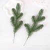 Simulação de Suprimentos da Amazon Planta Verde Cinco Garfos Agulhas de Pinheiro Árvore de Natal Rattan Acessórios de Decoração 27cm Agulhas de Pinheiro de Plástico