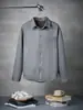 Andrei Primavera y Otoño 2025 Nueva Camisa de Estilo Coreano de Moda Camisa Casual Ajustada Chaqueta de Negocios Casual para Hombre
