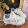 Tênis Branco Versátil Feminino Estudante 2025 Outono Nova Tendência Ins Tênis Respirável Sola Grossa Casual Sapatos de Pão