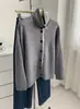 Suéter de cuello alto de encaje con botones estilo francés, chaqueta cárdigan tejida casual engrosada con cuello alto, invierno 2026