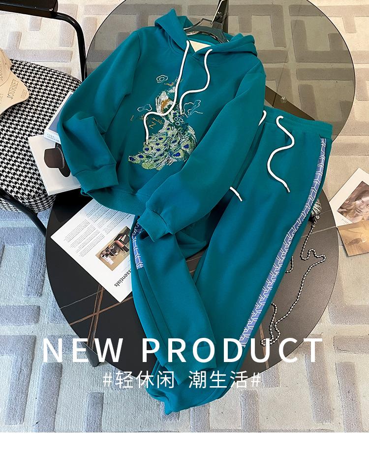 跨境淘货源分销2023秋冬季新款街头潮流减龄小个子爆款欧货网红款运动套装休闲运动气质休闲时尚流行新款秋装秋装女装时尚套装套装女装秋季套装女套装女女士运动服女装两件套套装卫衣套装休闲套装秋季套装女装时尚套装盐系休闲套装女装2023百搭设计感小众洋气欧货阿里国际站跨境采购Cross-border, shopping source, foreign trade, export, distribution 2023 fall, winter, new, street trend, explosive, European goods, network red, sportswear, leisure sports, temperament leisure, fashion popular, new autumn wear, autumn women's wear, fashion suit, women's wear, women's wear, women's wear, women's sportswear, women's two-piece, hoodie suit, casual suit, autumn suit, women's wear, Fashion suit salt department, casual suit women's dress, Ali International Station, cross-border procurement