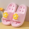 Pantuflas de Verano Antideslizantes Huecas de Secado Rápido de Dibujos Animados de Eva para Niños, para Uso en el Baño de Niñas