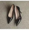 Sapatos de Salto Alto Cor Nude para Mulheres, Novo Estilo 2025, Inspirados em Chanel, Elegantes Bico Fino, Salto Escondido, Sapatos de Trabalho Planos em Couro Envernizado