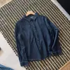 Novedad otoño temprano 2026, camisa de mezclilla estilo coreano de moda con cuello camisero y manga larga para mujer, corte holgado, adelgazante, top versátil para ir al trabajo