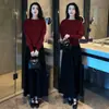 Conjunto de saia de tricô fashion para mulheres, novo estilo outono e inverno, suéter tipo capa de gola redonda e saia, conjunto de duas peças elegante e que afina a silhueta com pedraria