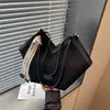 Bolso tote retro mate estilo coreano para mujer, nuevo modelo otoño e invierno 2026, simple, moderno, de alta gama, para llevar en el hombro y debajo del brazo