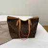 Bolsa Tote de Gran Capacidad, Elegante y Versátil para Mujer, Nuevo Modelo 2026, Alto Valor Estético, Bolso de Hombro Ligero para el Día a Día
