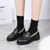 Mocasines negros de cuero estilo británico para mujer, nueva colección otoño/invierno 2026, forrados de felpa para abrigar, planos slip-on de moda