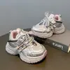 Tênis estilosos para meninas 2026 novo modelo primavera e outono infantil leve estilo pai para crianças maiores tênis de corrida com sola macia