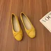 Primeiro Encontro com os Sapatilhas de Laço de Veludo da Estação com uma Vibração Suave e Elegante, Sapatos Slip-On Estilo Ballet Femininos, Sapatos de Vovó, Confortáveis