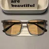 Óculos de Grau Fotocromáticos Retro Tendência para Homens e Mulheres, Alto Valor Estético, Aparência Natural, Efeito Emagrecedor, Podem Ser Equipados com Lentes de Grau ou Sem Grau