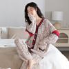 Suave y Esponjoso Medio PolarNuevo Pijama de Polar Coral para Mujer, Invierno Engrosado Cálido Jacquard Conjunto de Ropa Exterior de Alta Gama