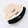 Sombrero de Cubo de Felpa Negra con Letras de Piel Sintética de Conejo para Mujer, Moda Tendencia Versátil, Cálido Sombrero Cloche