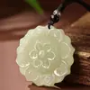 Pendente de Jade Verde e Branco com Mantra de Seis Caracteres e Lótus Cor de Água Clara Bússola das Oito Joias Pendente de Jade Pendente de Marca de Jade