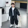 Traje de Patchwork de Cuero con Estampado de Leopardo para Niños, Primavera y Otoño, Conjunto Deportivo Elegante de Dos Piezas para Niños Estilo Coreano, Ropa de Comercio Exterior para Niños Pequeños