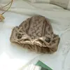 Gorro de punto trenzado holgado estilo coreano para otoño e invierno, suave y mullido, hace que la cara se vea más pequeña, engrosado para abrigar, protección para los oídos, a prueba de viento, sombrero versátil