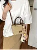 Bolsa Tecida Colorida Contrastante para Mulheres Verão 2026 Nova Tendência Moda Palha Tecida Alto Valor Estilo Coreano Personalizada Simples Bolsa Transversal