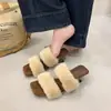 Pantuflas peludas, tacones altos retro, estilo de moda nuevo y versátil, 26 colección otoño/invierno, sandalias sin cordones, pantuflas de algodón para exteriores, zapatos peludos para mujer