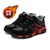 2026 Novos Sapatos Infantis Sapatos Esportivos para Meninos Superfície de Couro Outono/Inverno Sapatos de Algodão para Crianças Médias e Grandes Sapatos com Veludo Adicional Primavera/Outono Esportivos de Malha Dupla
