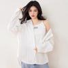 Nova Camisa de Proteção Solar Listrada Casual Moda Coreana Primavera 2025 com Bolsos Solta Lapela Feminina
