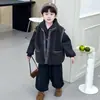 Conjunto de otoño e invierno con forro polar para niños 2026 nuevo y elegante sudadera de invierno y chaleco infantil grueso conjunto de tres piezas